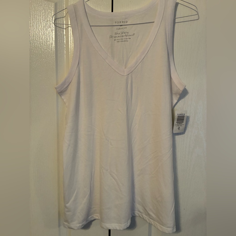 Torrid white tank top size M/L/00